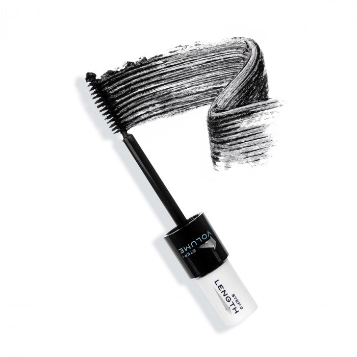 Poni White Knight Water-Resistant Mascara Wand Swatch